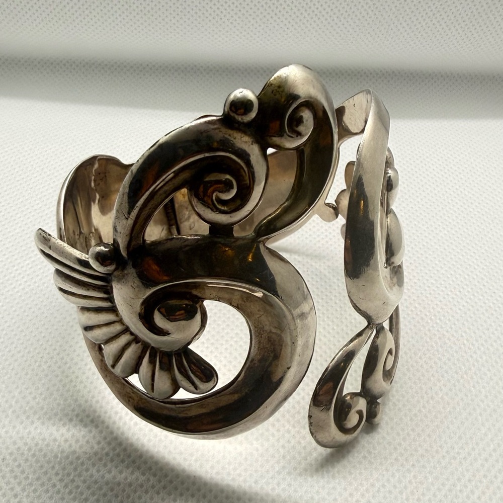 Vintage Gerardo Lopez Taxco Sterling Silver Hinged clamper Bangle Bracelet